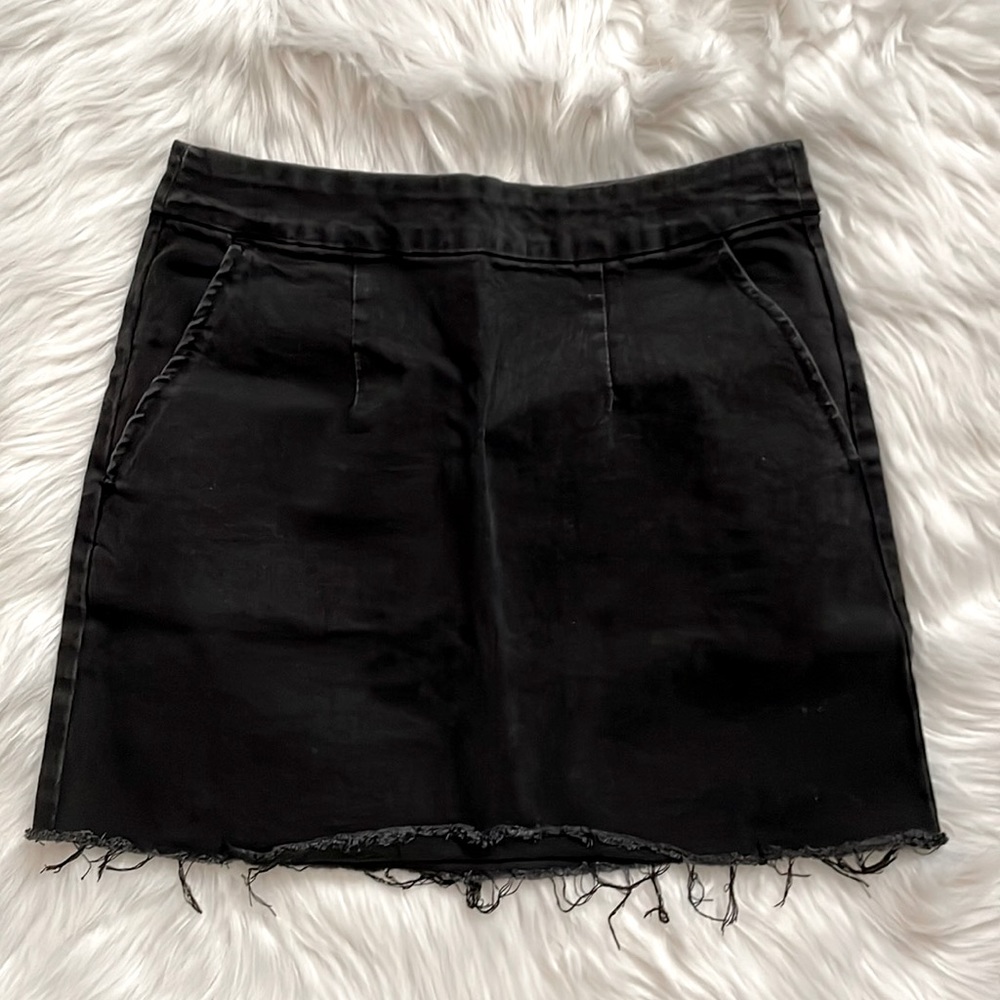 Mini black skirt